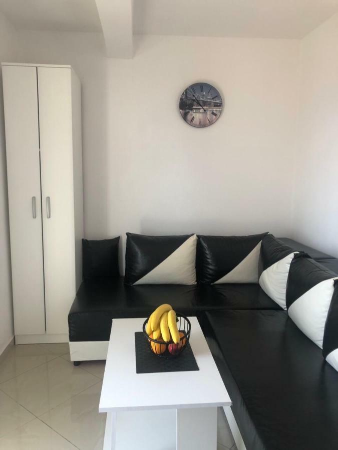 Apartmani Dini Ulcinj Exterior foto